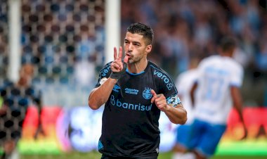 Diante de mais de 40 mil torcedores, Grêmio vence Bahia e dorme na vice-liderança do Brasileirão