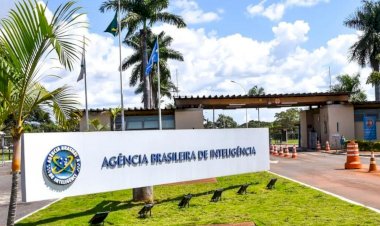 Bolsonaro usou Abin para fazer dossiês de políticos de PT e PCdoB