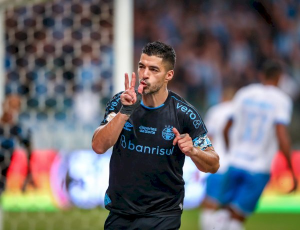 Diante de mais de 40 mil torcedores, Grêmio vence Bahia e dorme na vice-liderança do Brasileirão