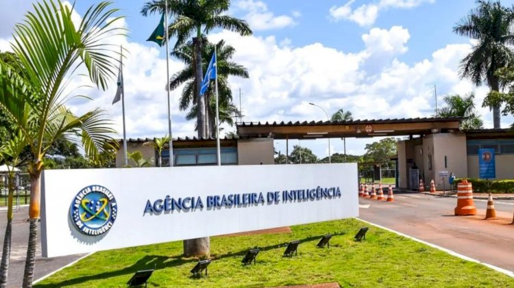 Bolsonaro usou Abin para fazer dossiês de políticos de PT e PCdoB